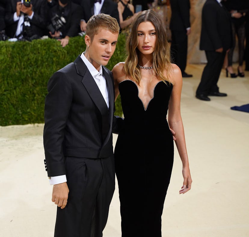 Justin Bieber and Hailey Bieber ran into Shawn Mendes and Camila Cabello at the 2021 Met Gala.