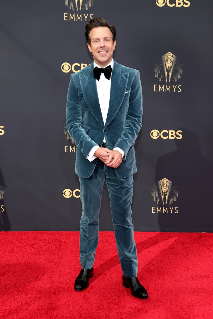 Jason Sudeikis in a blue velvet suit at the Emmys Red Carpet 2021