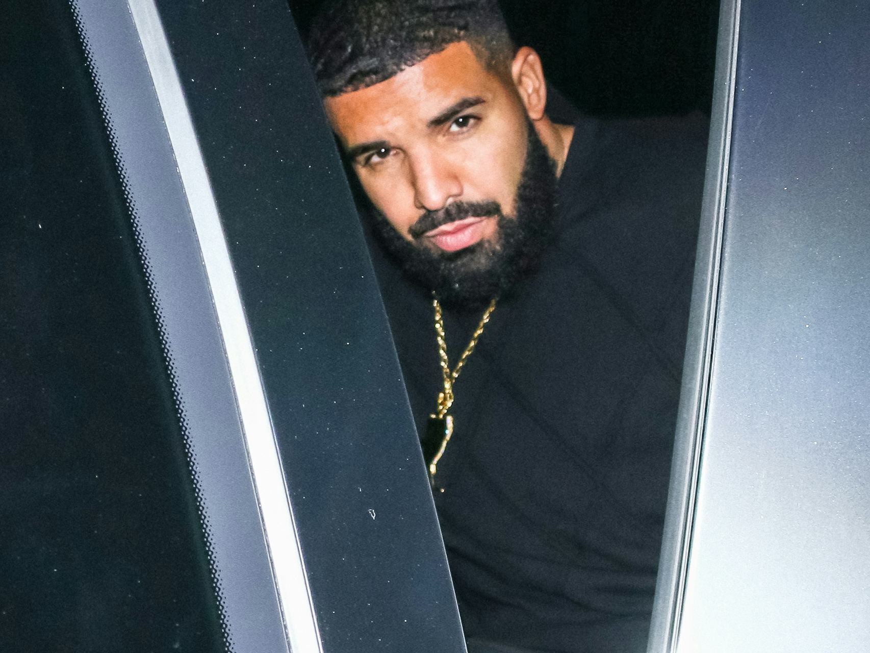 Дрейк слил. Drake Sad. Дрейк казино репер. Drake 2020.