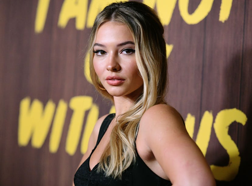 Madelyn Cline's dating history includes Chase Stokes and Pete Davidson.