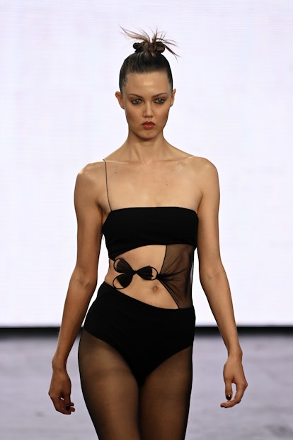 LONDON, ENGLAND - SEPTEMBER 17: A model poses at the Nensi Dojaka show during London Fashion Week Se...