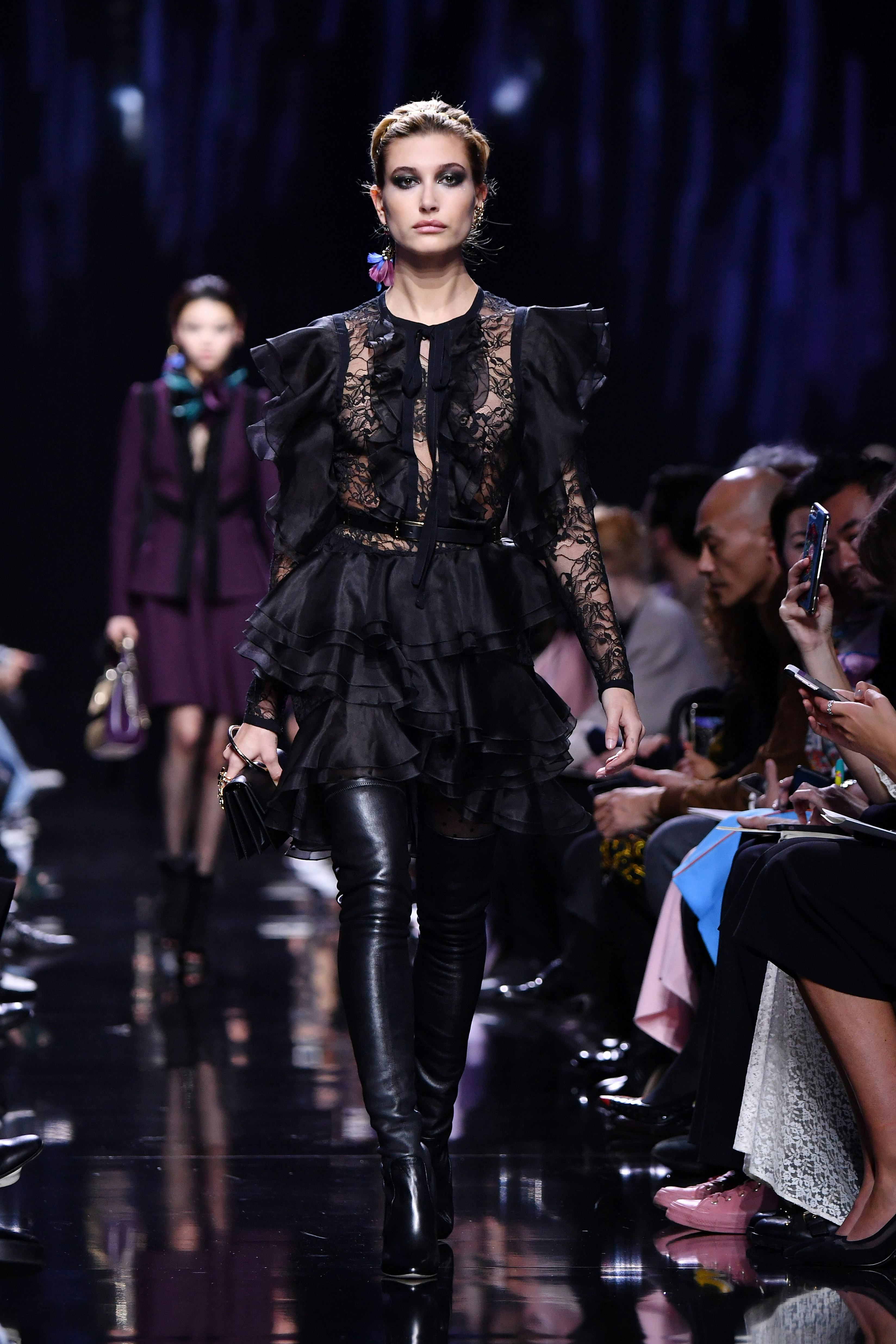 Hailey Bieber&rsquo;s outfits on the runway at Fashion Week are always epic. See 40 of her best model mome&hellip;