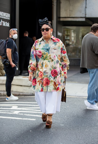 LONDON, ENGLAND - SEPTEMBER 18: A guest is seen outside yuhan wang during London Fashion Week Septem...