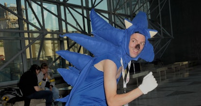 NEW YORK, NY - OCTOBER 11:  A Comic Con attendee wearing a Sonic the Hedgehog costume poses during t...