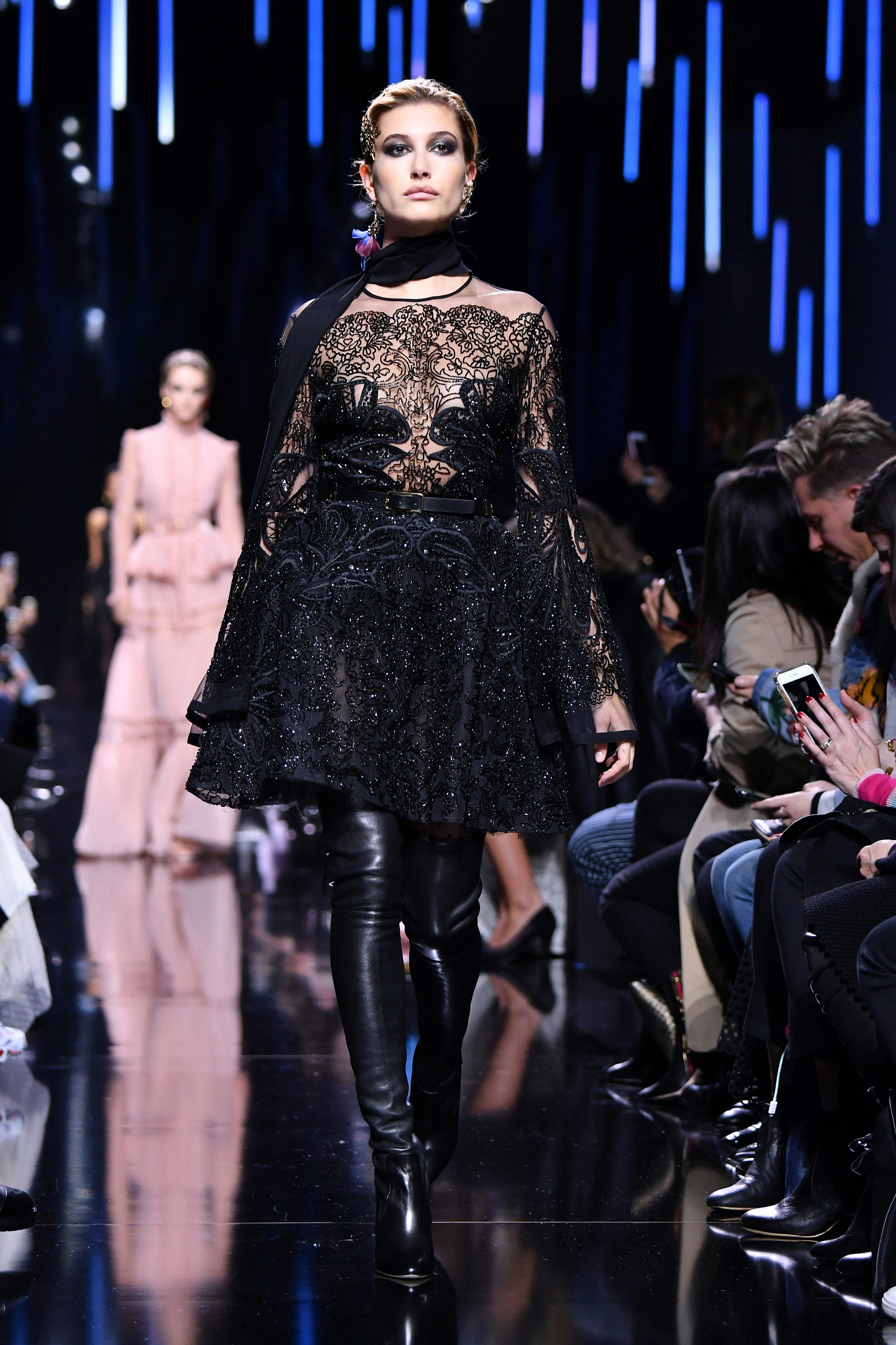 Hailey Bieber&rsquo;s outfits on the runway at Fashion Week are always epic. See 40 of her best model mome&hellip;