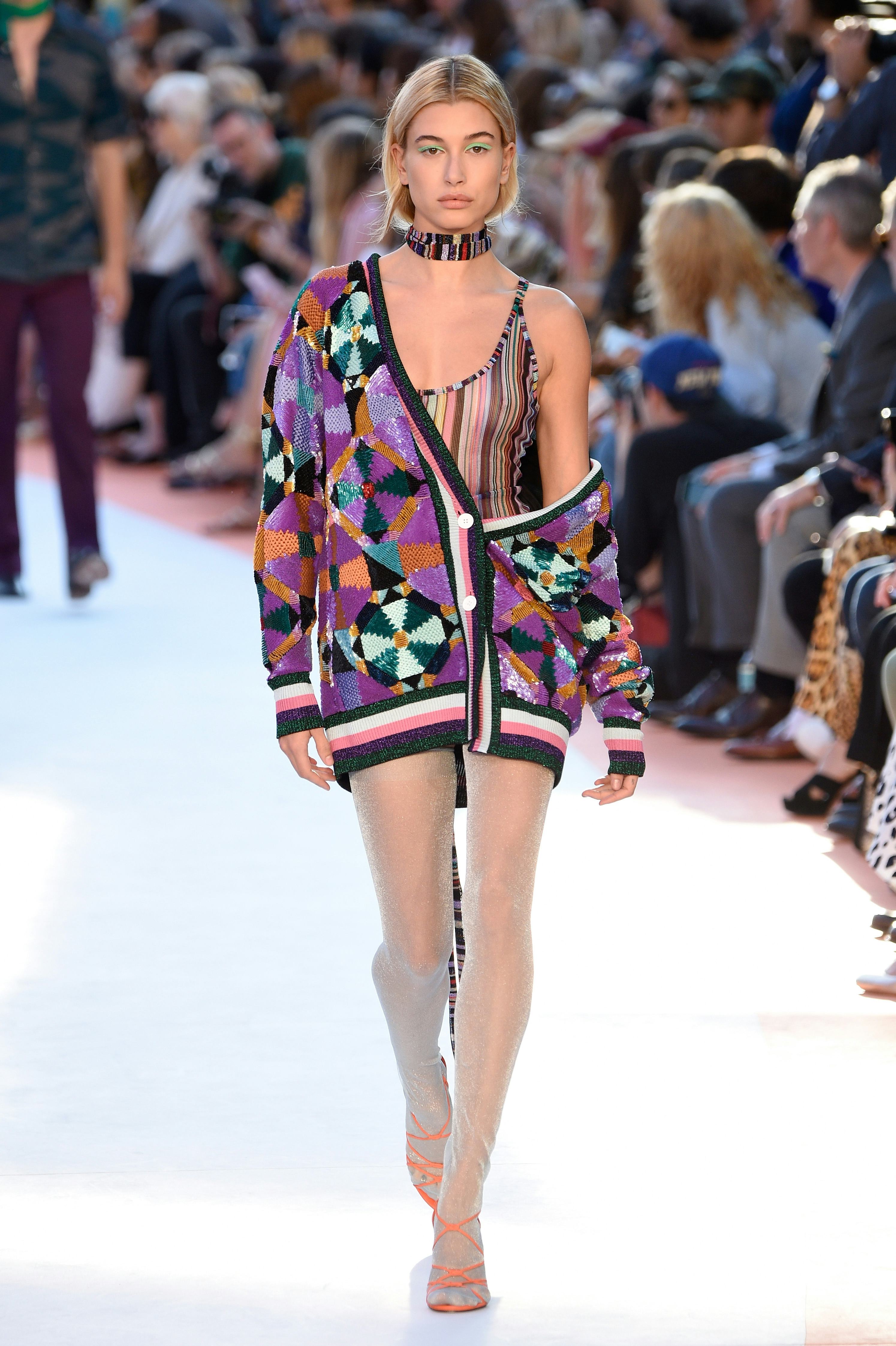 Hailey Bieber&rsquo;s outfits on the runway at Fashion Week are always epic. See 40 of her best model mome&hellip;