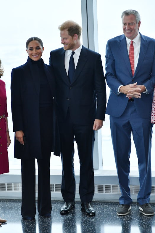 NEW YORK, NEW YORK - SEPTEMBER 23: Meghan, Duchess of Sussex and Prince Harry, Duke of Sussex pose w...