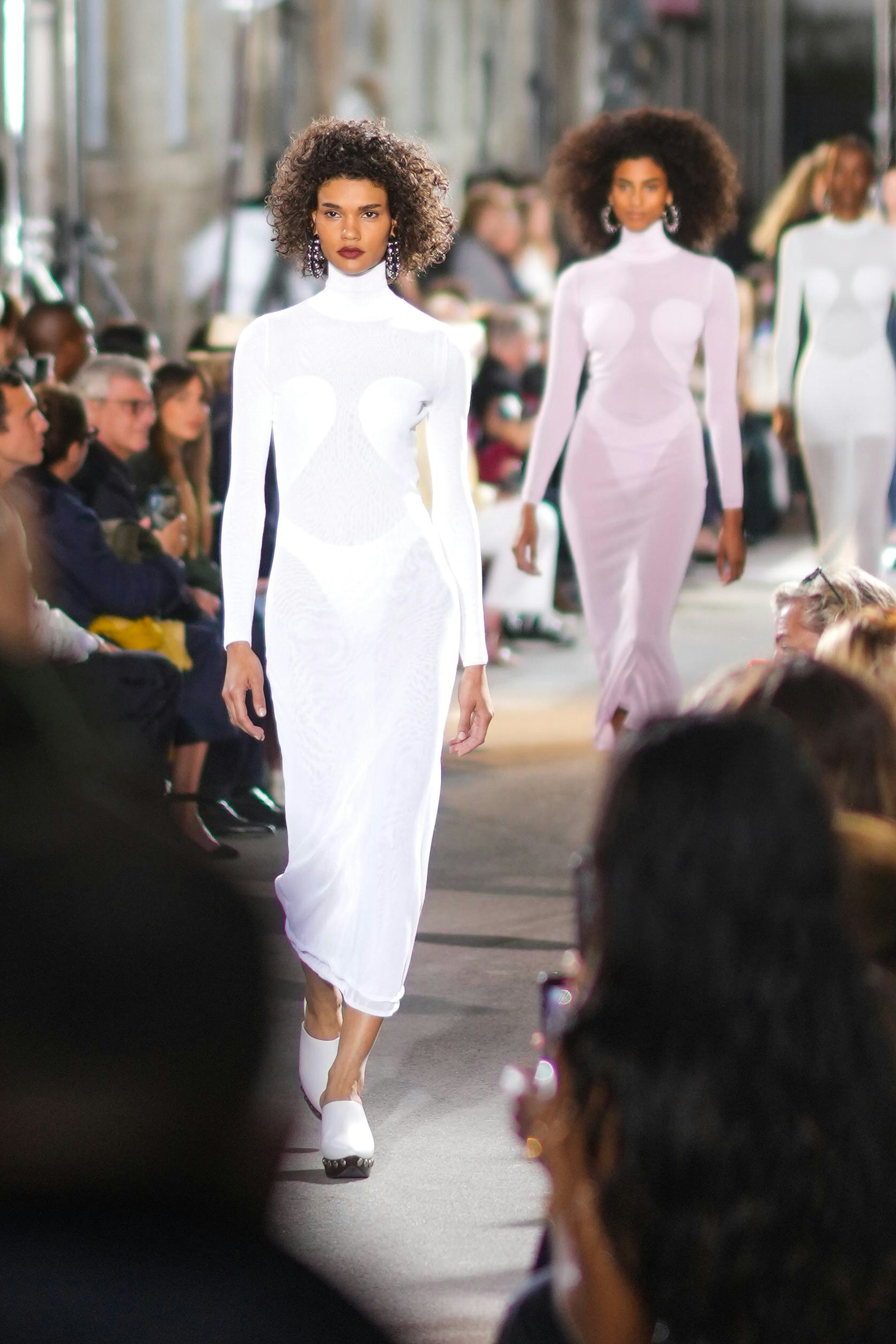 Khloe Kardashian opens up about the 2000s fashion trends she would (and wouldn&rsquo;t) wear today and She&hellip;