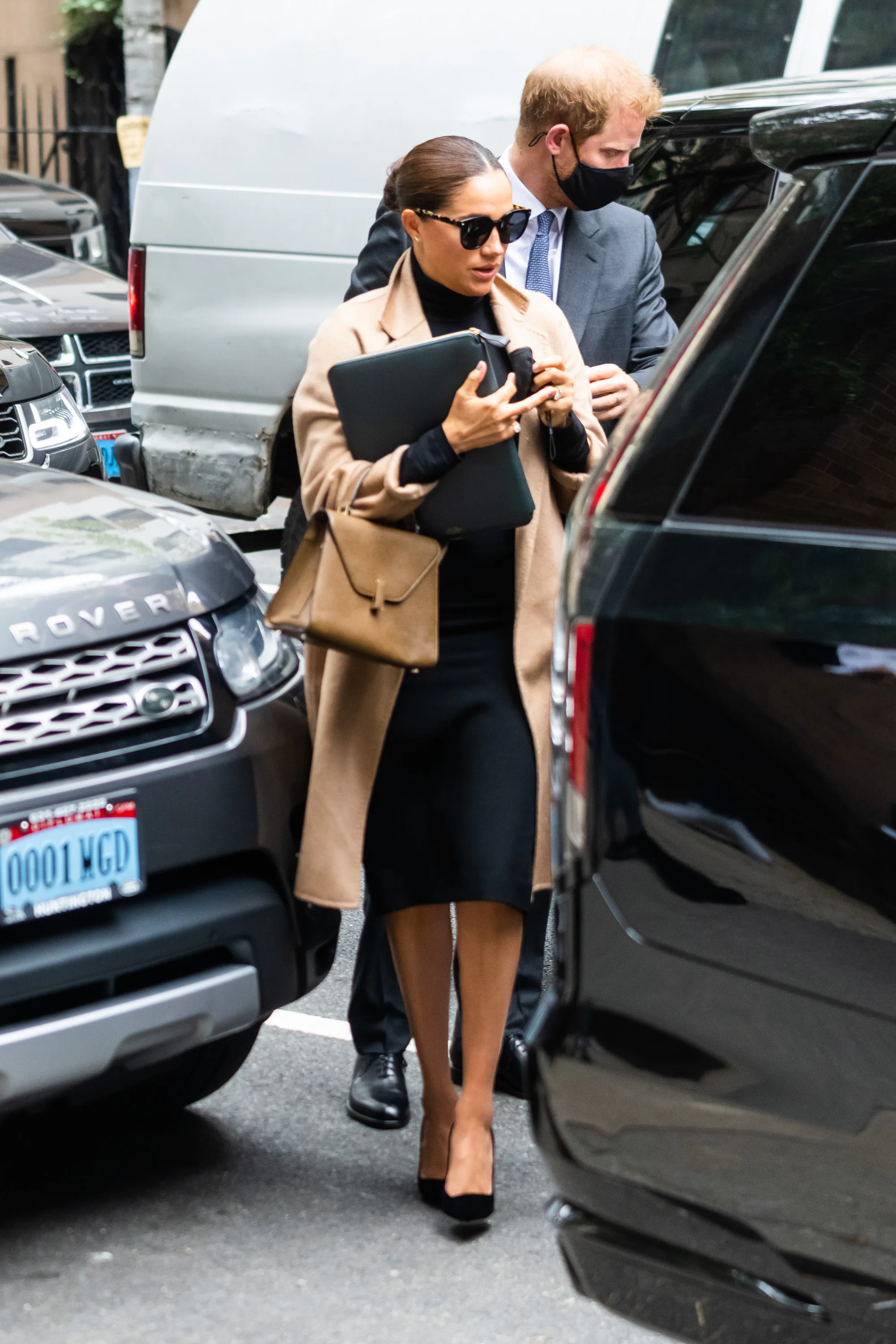 Meghan Markle's Outfits In New York City Hit All The Minimalist Notes