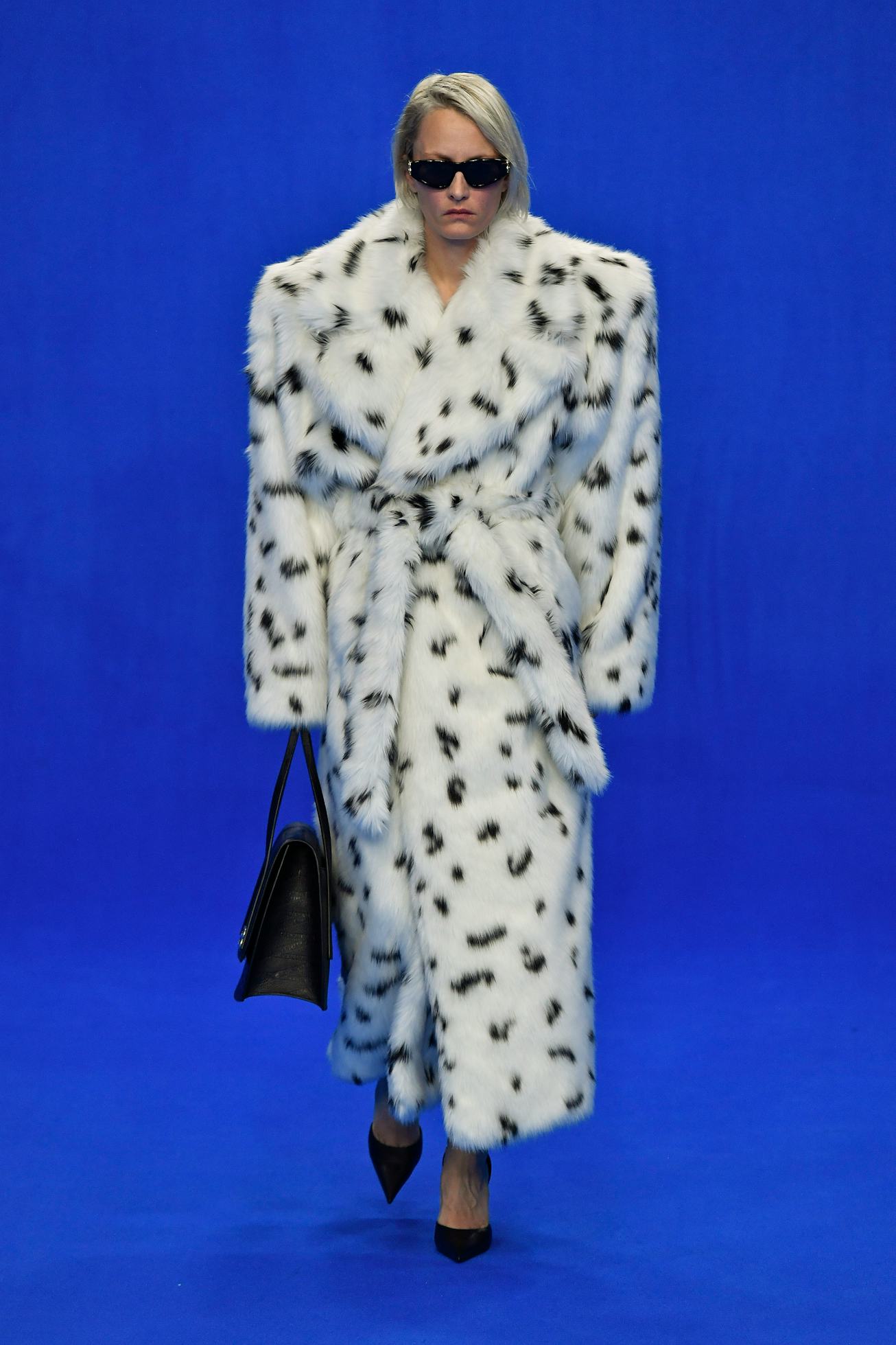 PARIS, FRANCE - SEPTEMBER 29: A model walks the runway during the Balenciaga Ready to Wear Spring/Su...