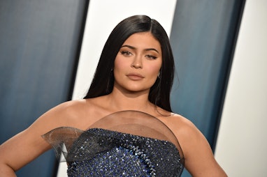 BEVERLY HILLS, CALIFORNIA - FEBRUARY 09: Kylie Jenner attends the 2020 Vanity Fair Oscar Party hoste...