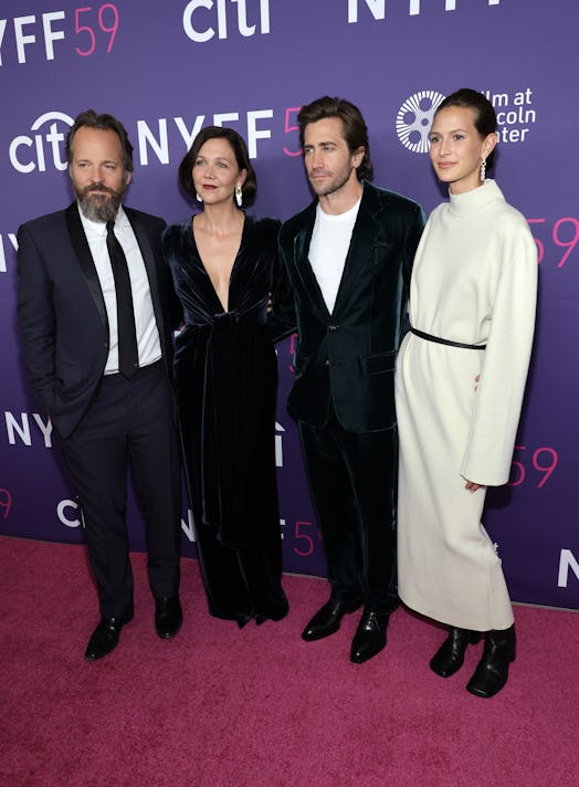 NEW YORK, NEW YORK - SEPTEMBER 29: (L-R) Peter Sarsgaard, Maggie Gyllenhaal, Jake Gyllenhaal and Jea...