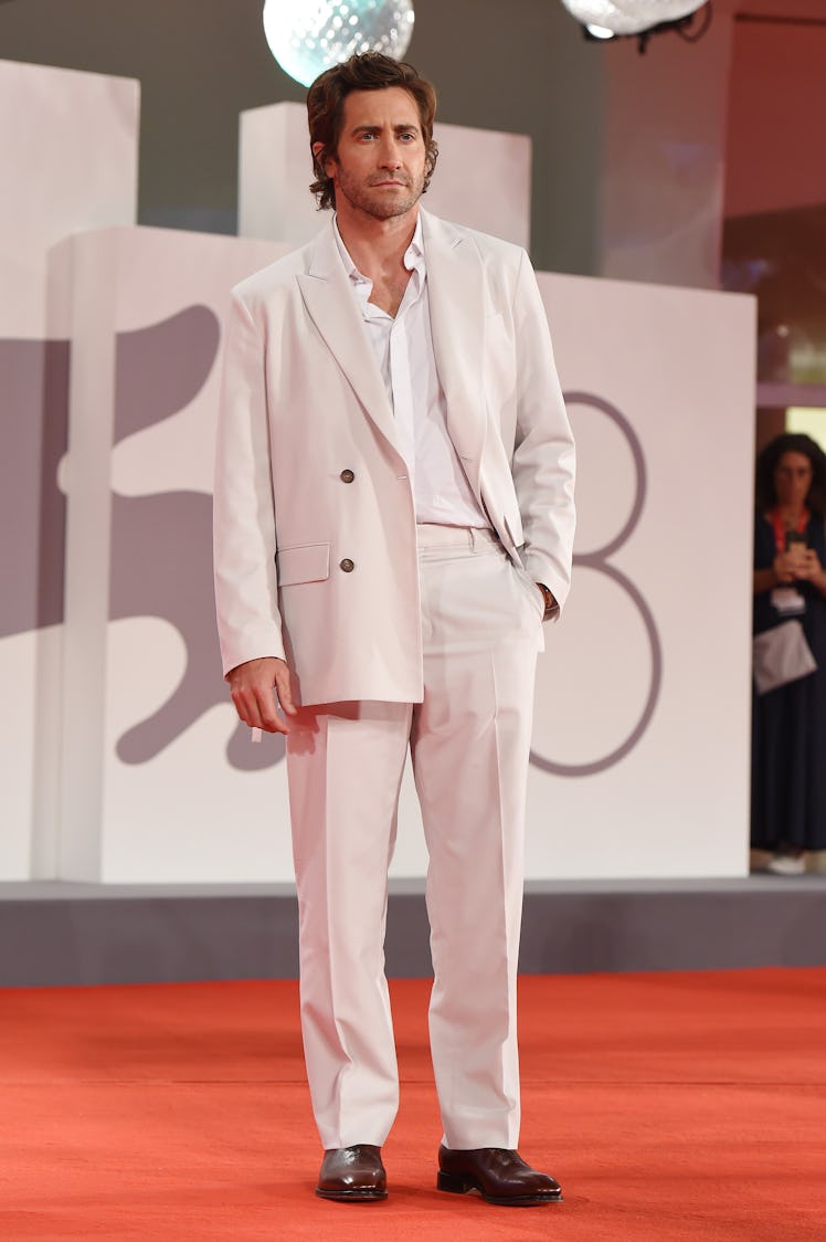 VENICE, ITALY - SEPTEMBER 03:   Jake Gyllenhaal attends the red carpet of the movie "The Lost Daught...