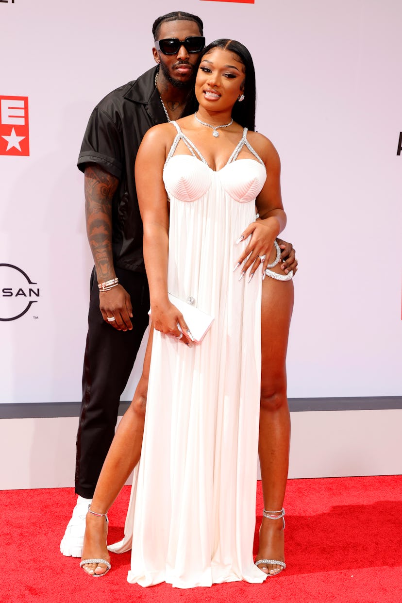 Dress as celebrity couple Megan thee Stallion and Pardison Fontaine for Halloween 