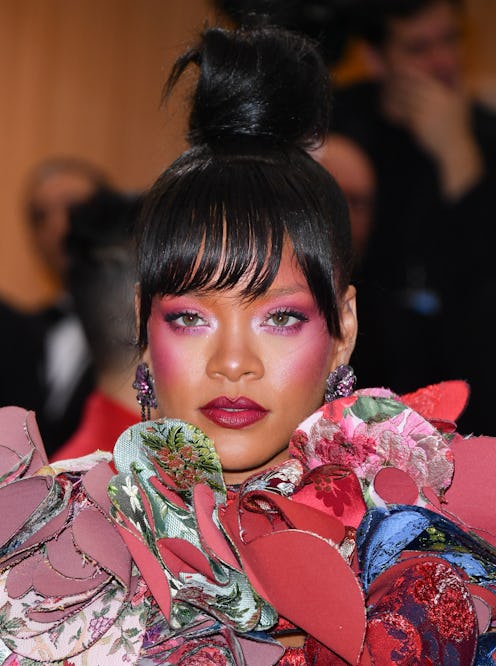 Rihanna pink makeup and bright blush at 2016 Met Gala 