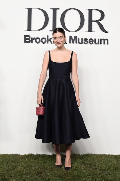 Lorde assiste à l'inauguration de l'exposition Christian Dior Designer of Dreams au Brooklyn Muse...
