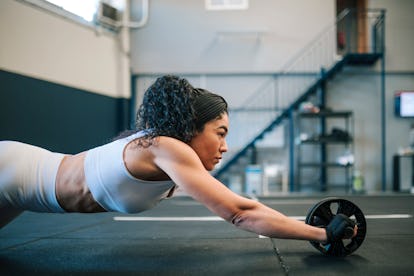 Your beginner's guide on how to use gym equipment, featuring ab rollers and more.