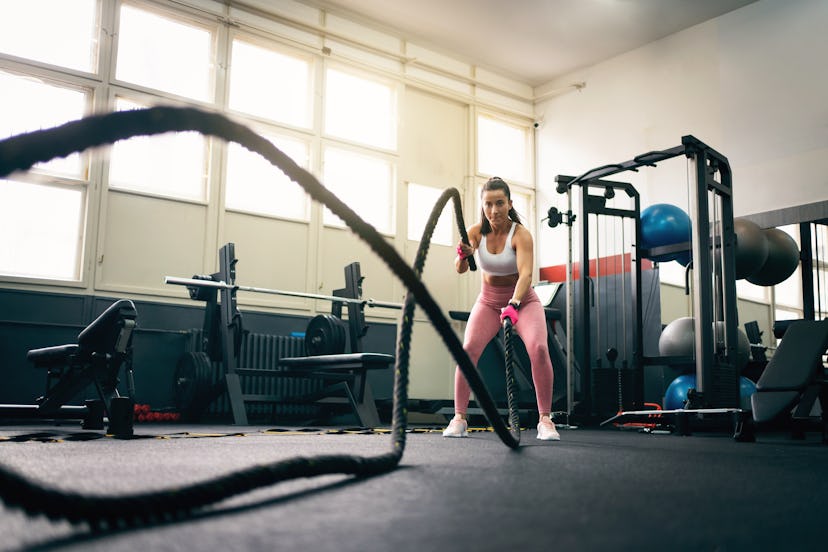 How to use gym equipment for beginners — including battle ropes.