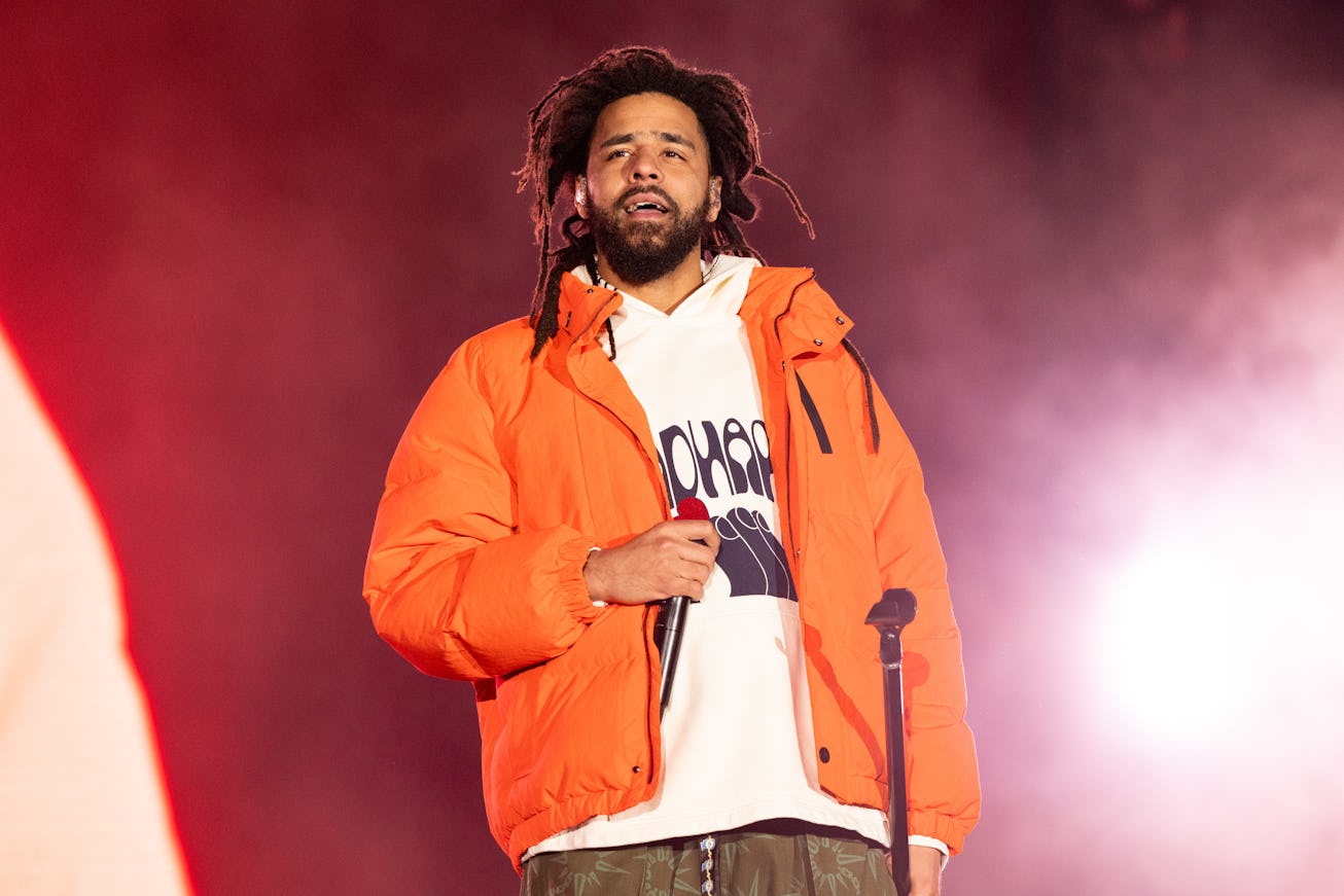 SAN BERNARDINO, CALIFORNIA - DECEMBER 11: Rapper J. Cole performs onstage during day 2 of Rolling Lo...