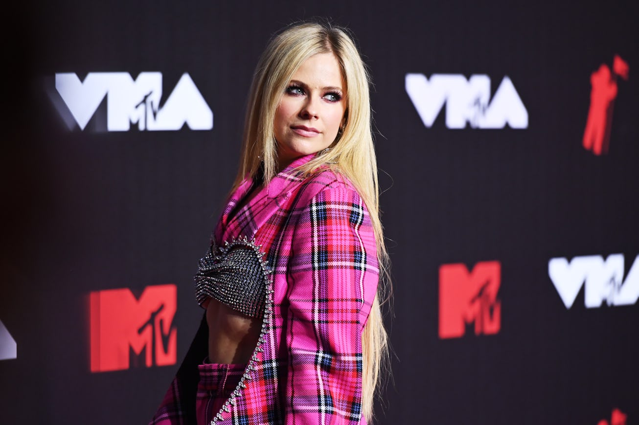 NEW YORK, NEW YORK - SEPTEMBER 12: Avril Lavigne attends the 2021 MTV Video Music Awards at Barclays...