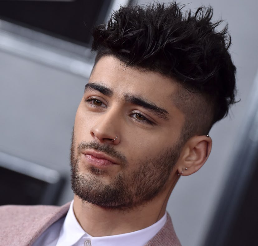 Zayn Malik's Instagram of his full beard debuts a new look.
