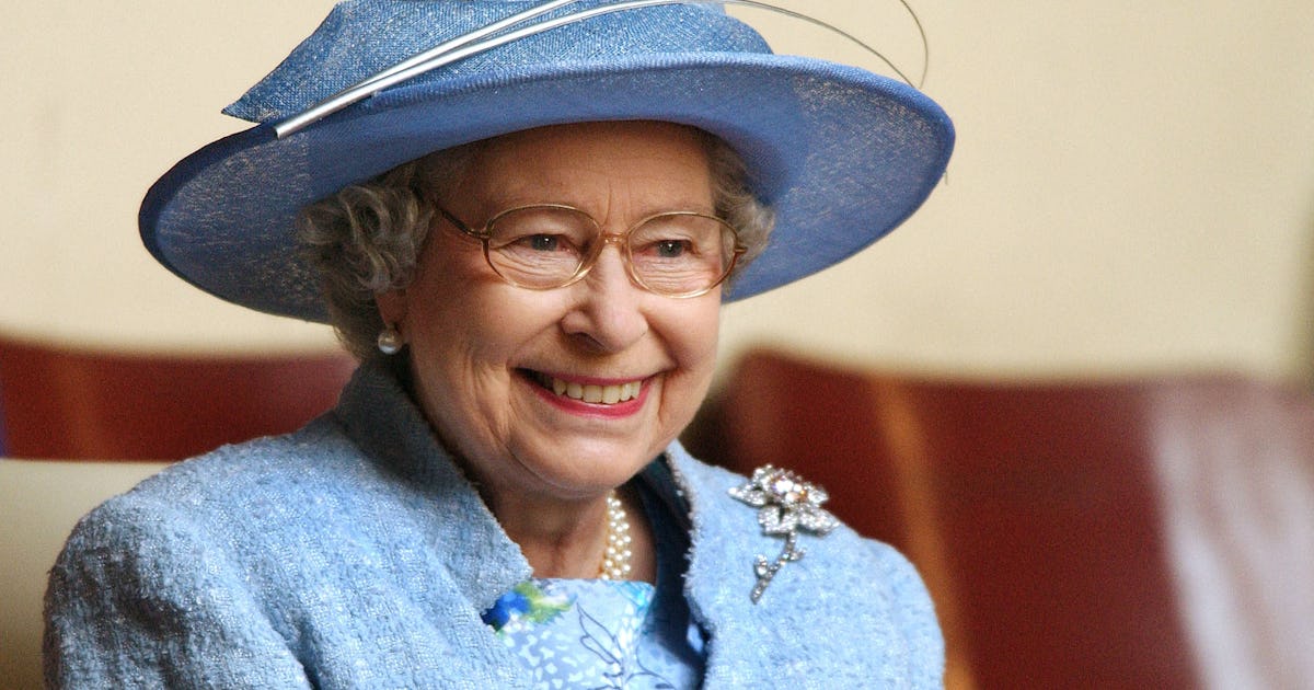 Queen Elizabeth's Daily Routine: What Her Majesty Does In A Typical Day