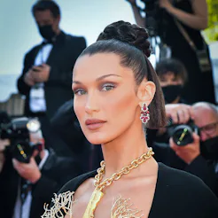 From brow lamination to high arches, here are the top eyebrow trends in 2022.