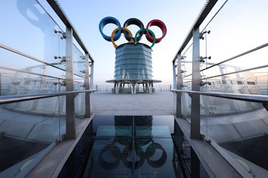 Pekinas, KINIJA – SAUSIO 16 d.: bendras Pekino olimpinio bokšto vaizdas 2022 m. sausio 16 d. Pekine...