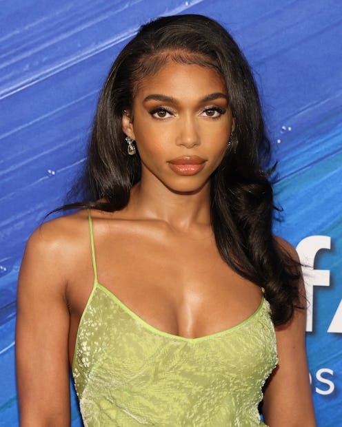 Lori Harvey debuted a chic 90s bob haircut.