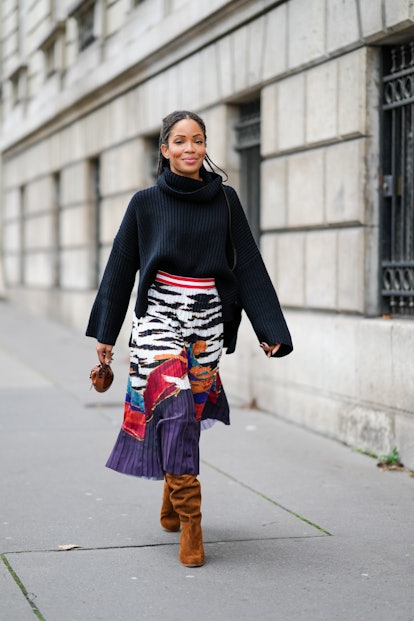 Oversized Sweaters Are Easy To Style — Here's How To Do It