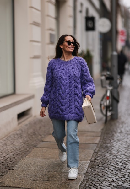 Top 71+ imagen big sweater outfit