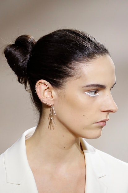 Dior’s Spring/Summer 2022 Haute Couture Makeup Gave White Eyeliner A ...