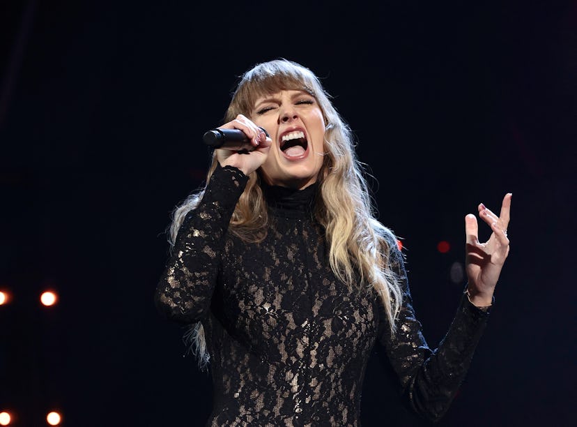 Damon Albarn apologized for his Taylor Swift songwriting comments.