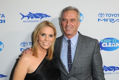 LOS ANGELES, CA - FEBRUARY 21: Cheryl Hines (L) and Robert F. Kennedy Jr. attend Keep It Clean Live ...
