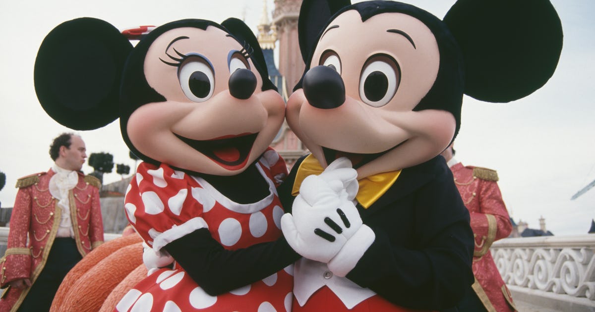 Stella Mccartney Put Minnie Mouse In A Pantsuit Twitter Is In Despair Stella Mccartney Put Minnie Mouse In A Pantsuit Twitter Is In Despair