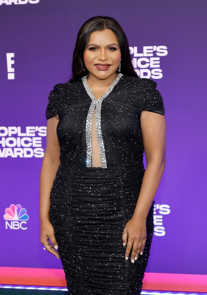 SANTA MONICA, CALIFORNIA - DECEMBER 07: Mindy Kaling attends the 47th Annual People's Choice Awards ...