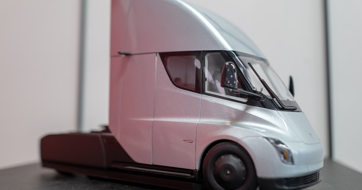 Price, release date, and rivals for the Tesla Semi truck