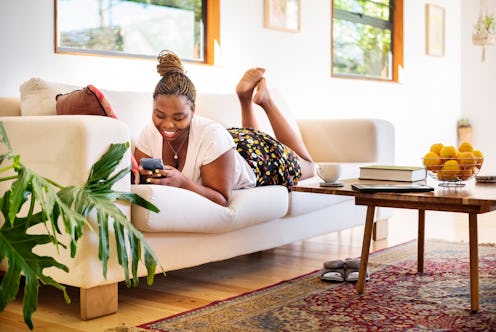The best Bumble conversation starters lead with a juicy question to ask your match.