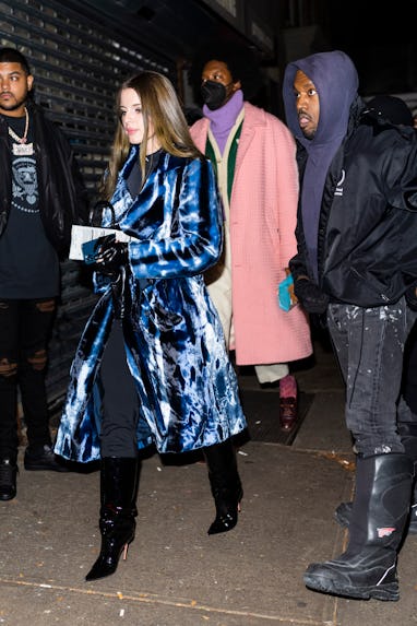NEW YORK, NEW YORK - JANUARY 04: Julia Fox (L) and Kanye West are seen in Greenwich Village on Janua...