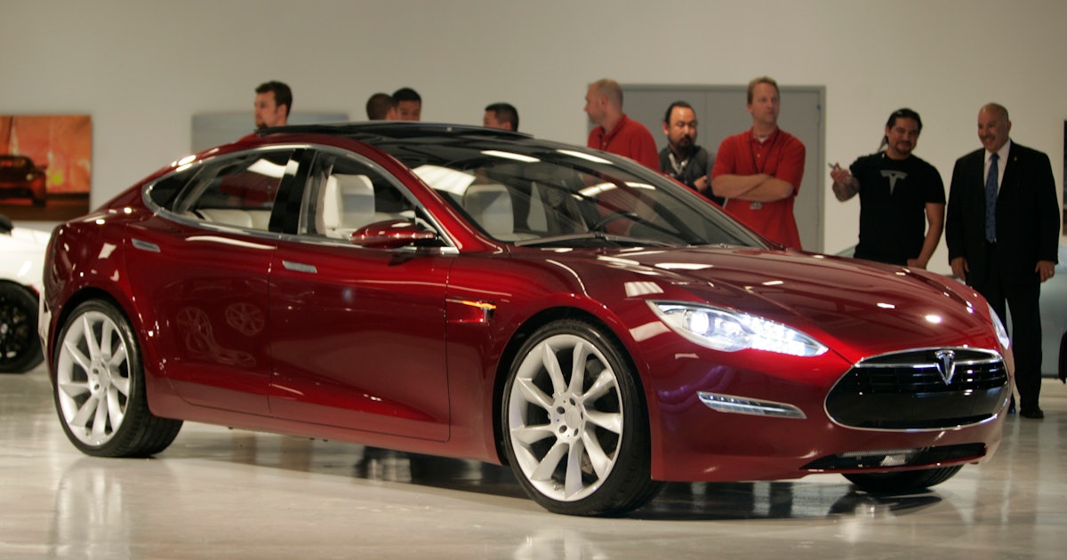 <b>Video shows a Tesla driving for a staggering 752 miles</b><br>