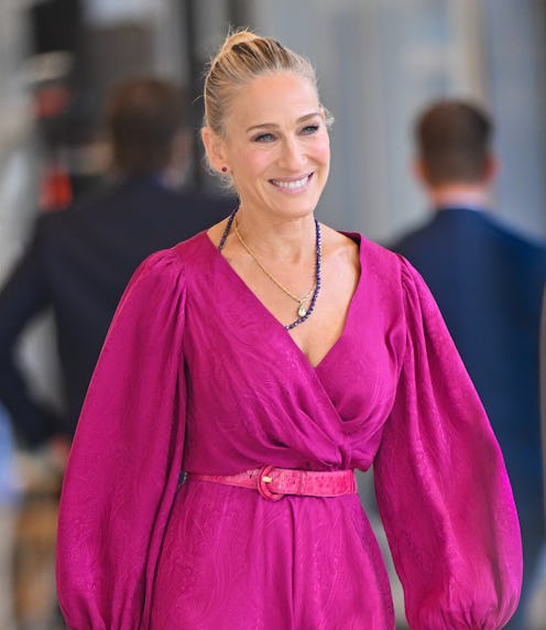 Carrie Bradshaw's Latest 'AJLT' Outfit Just Made 'SATC' Fashion History
