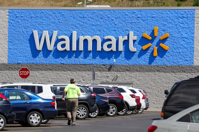 a photo of a walmart store, but is Walmart open on Thanksgiving 2022?