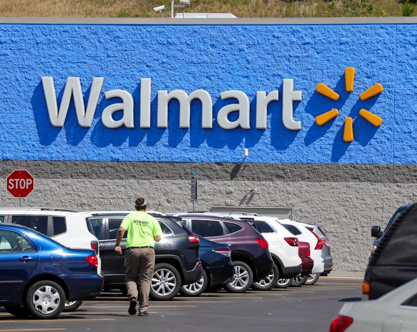 a photo of a walmart store, but is Walmart open on Thanksgiving 2022?