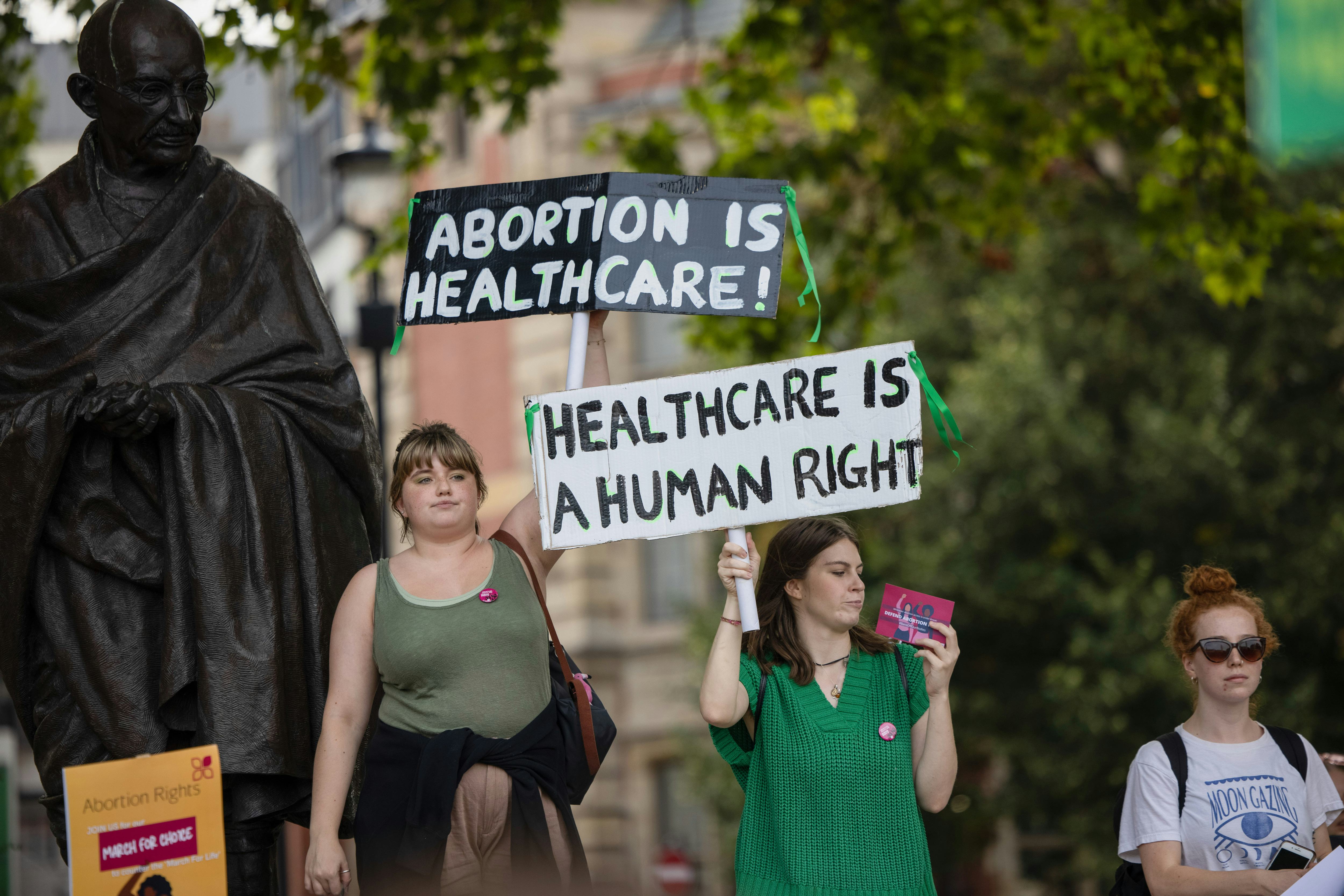 MPs Back Abortion Clinic Buffer Zone Law In England & Wales