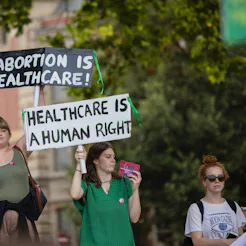 MPs Back Abortion Clinic Buffer Zone Law In England & Wales