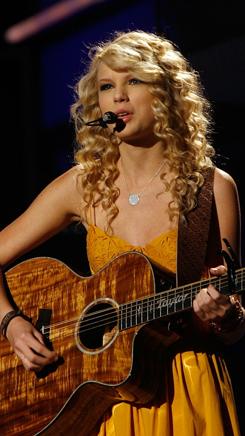 LAS VEGAS - MAY 13:  Musician Taylor Swift performs onstage during the rehearsals for the 42nd Acade...