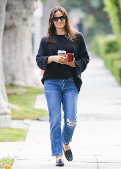 Jennifer Garner wearing ripped jeans.