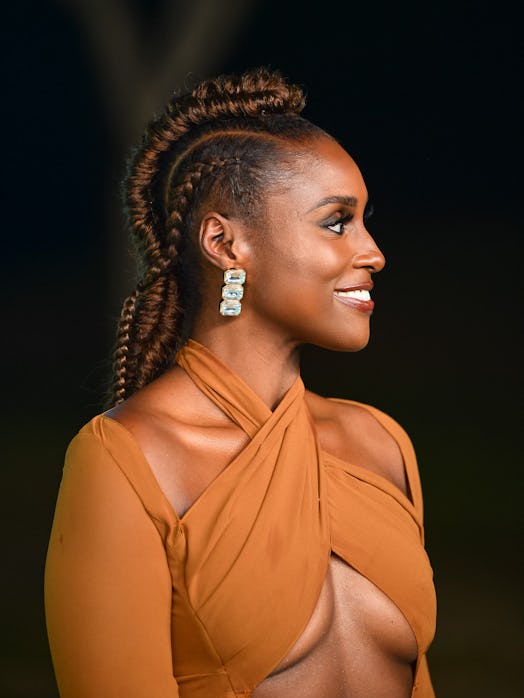 Issa Rae wears protective natural style on October 21, 2021 in Los Angeles, California.