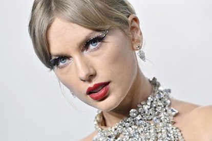  Taylor Swift attends the 2022 MTV Video Music Awards at Prudential Center on August 28, 2022.