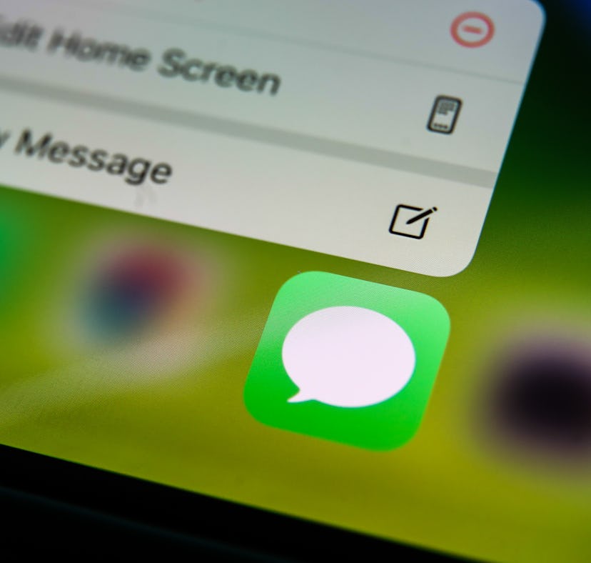 Is iMessage down on Oct. 25? These reported issues aren't good.